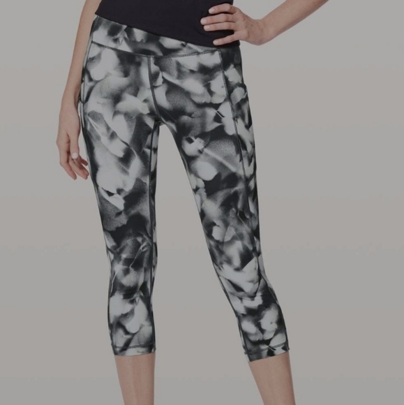 Lululemon Speed Up Crop Black Grey White Size 10 - Picture 1 of 16